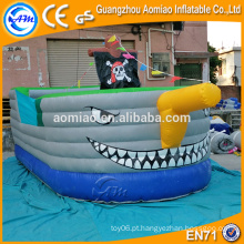 Customized halloween pirata navio saltadores inflável jumper para crianças